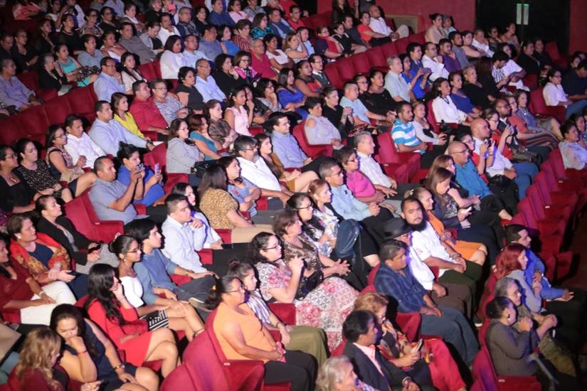 Merflores36's tweet photo. #Díadelmúsico
La noche de ayer se llevo a cada el homenaje al canta autor Roberto Carlos, con interpretes nicaraguenses. Que fue realizado en el teatro Rubén Darío.
#Nicaragualinda. https://t.co/RtYf5XkS4o