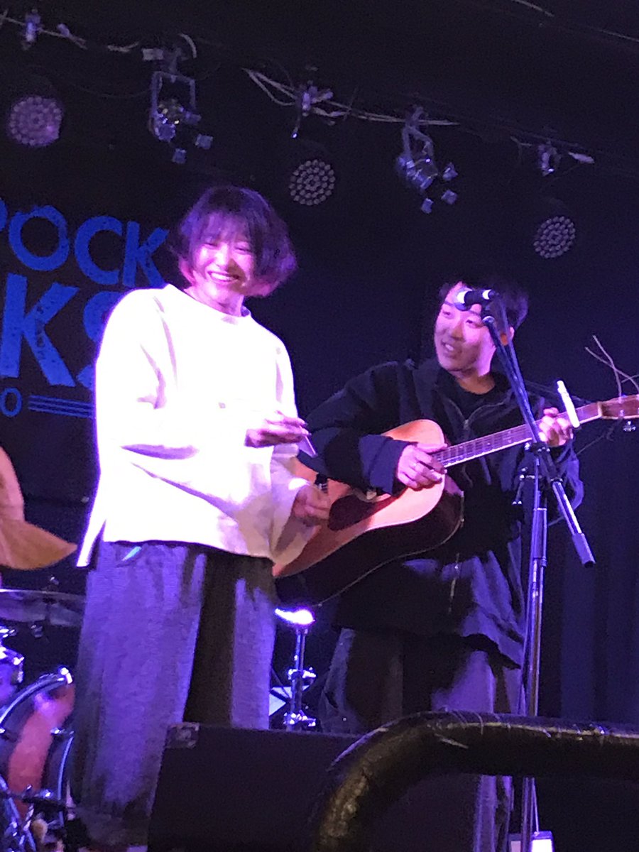 rosali_tochi's tweet photo. #sunsetfreaks チリフェス in 大船渡。#tilitili 菅野さんの圧倒的作家性を確認する場でもあります。day1打ち上げではGiganticsしんたろうが姐さんと河島英五を歌う珍事も🤣本日day2は #仕立屋本舗 さんや #ニコラス #動乱野武士 #チェスト など登場❗️ https://t.co/foE5MmGIVu