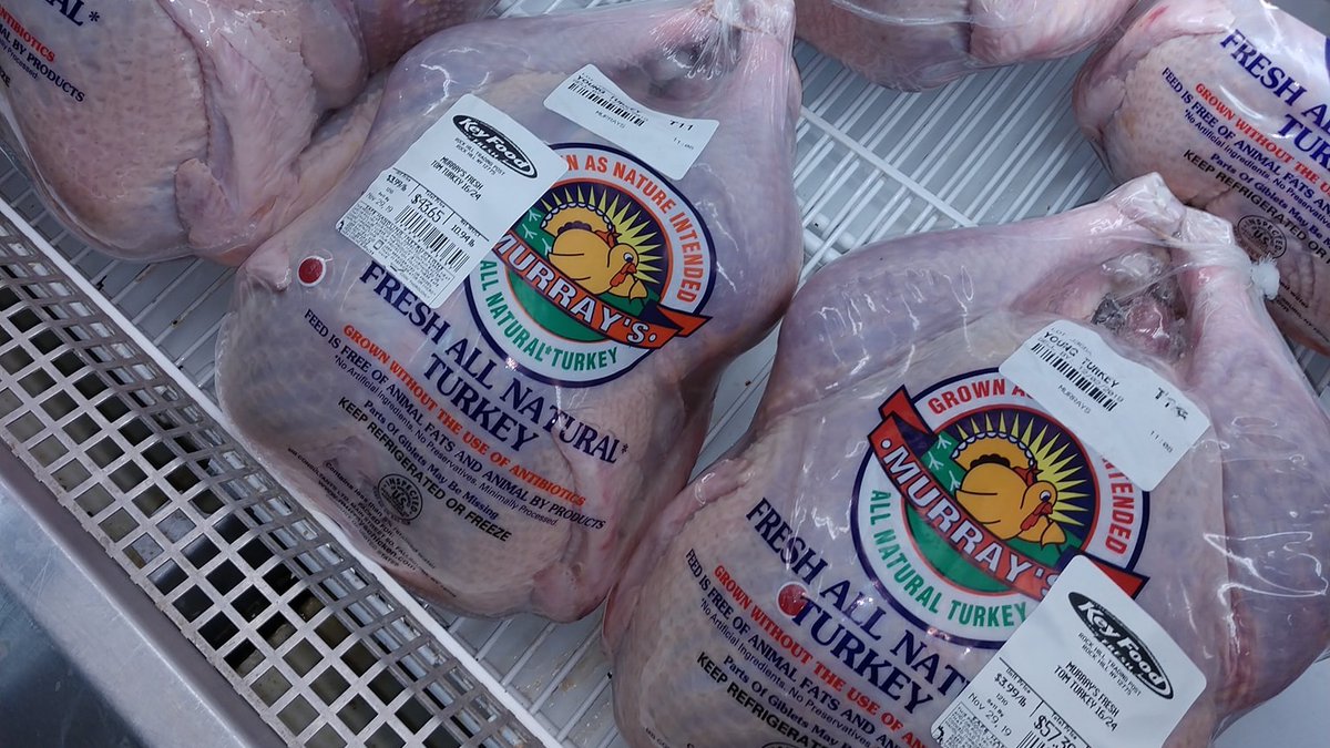 MurraysChicken's tweet photo. Happening now at Rock Hill Trading Post --> "We have a limited supply of Murray's turkeys.. all natural and fresh."
#showusyourmurrays #thanksgiving #Thanksgiving2019 https://t.co/ubGqs2ivgx