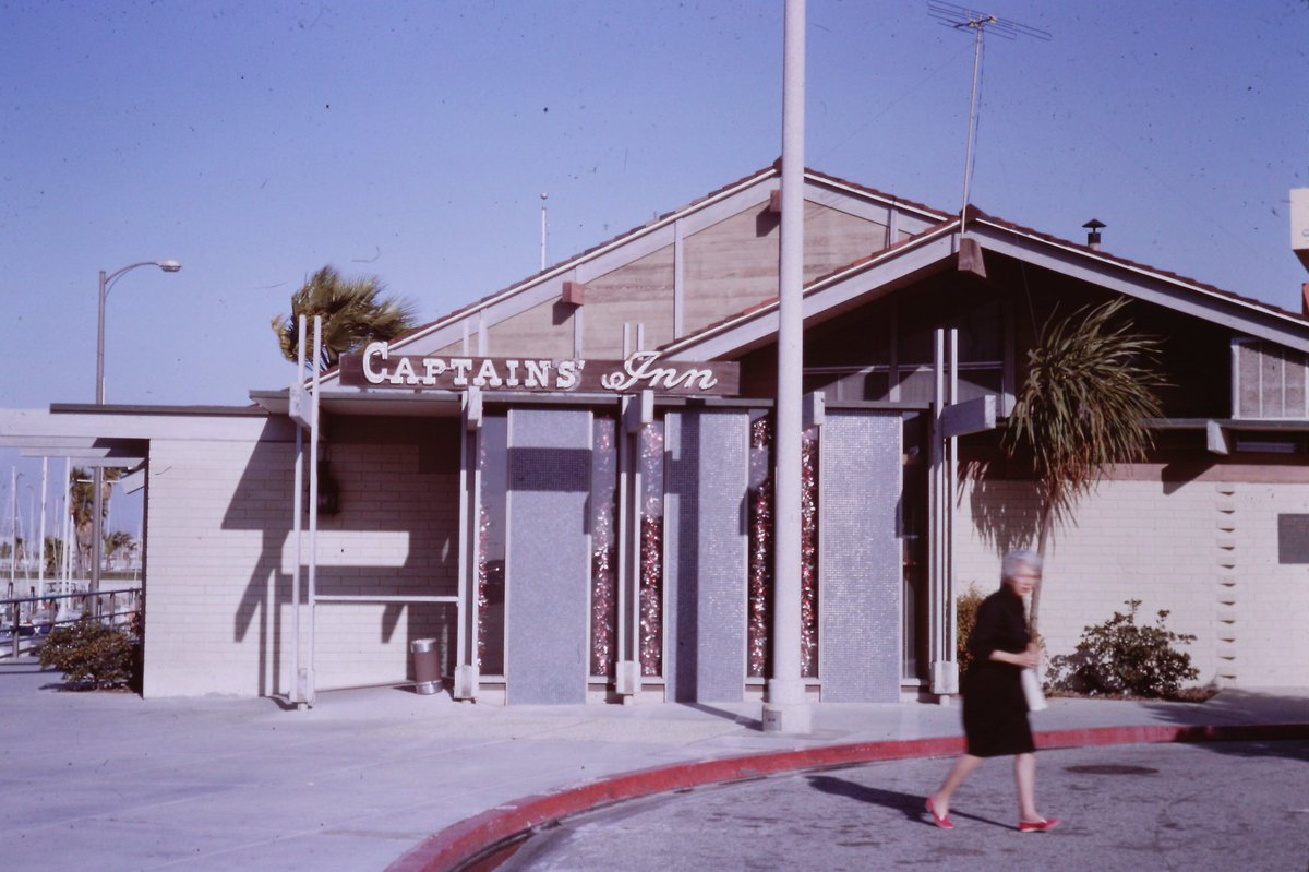 RetroChrome's tweet photo. The Captain’s Inn #found #vintage #photo https://t.co/prAdUsFh54