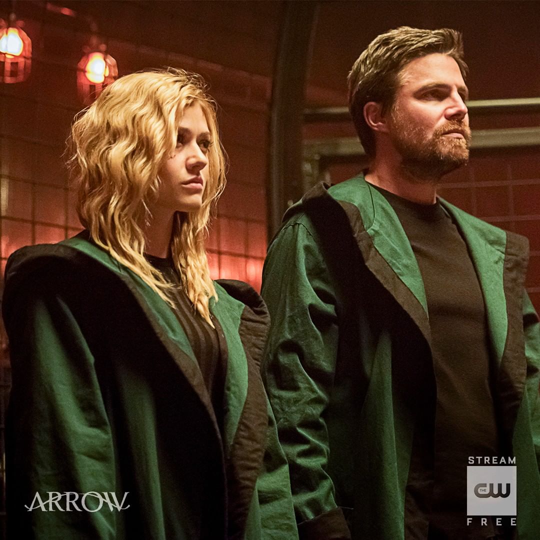 TMI_Uruguay's tweet photo. I don't know about you but I can't stop laughing w this 🤣🤣 #DarkKermit #Kitkat
#Arrow 8x05 #Prochnost @StephenAmell @Kat_McNamara #Arrowverse
#ShadowFam https://t.co/p49iYJmi1I