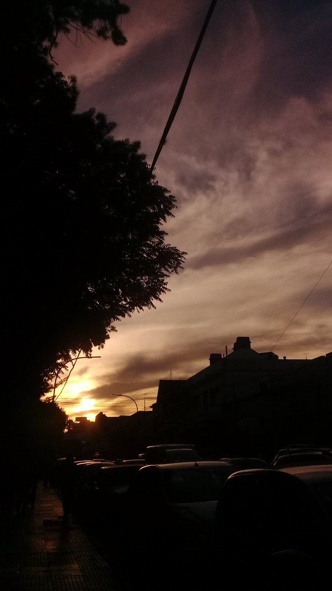 dunkworth's tweet photo. [ABRO HILO] Fotos lindas del cielo, a ver a ver https://t.co/OrbkBg41GF