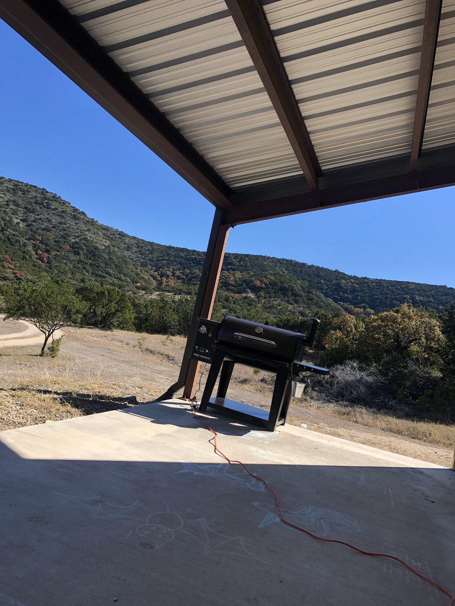 coachjkdunnam's tweet photo. Ranch time #realcounty https://t.co/6hrWrlDPhC