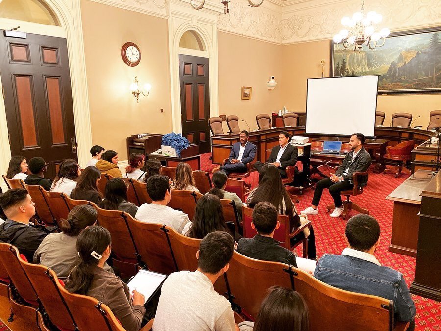 NHS_BrownIssues's tweet photo. Brown Issues Policy Bootcamp 2019 @ Capitol this past week Natomas High participants Tomuel &amp; Fátima joined Sacramento youth to learn about the legislative process &amp; how young people can stay civically engaged. A Brownissues-California Latino Capitol Association partnership 👏🏽👏🏽 https://t.co/VIXxVGmKwE