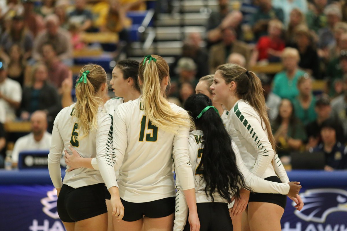 CIFState's tweet photo. 2019 CIF State Girls Volleyball Championship Update π
Division II | End of Set 3
Ontario Christian 25, Los Gatos 20
#CIFVBALL2019 | #CIFState https://t.co/nUkZvCUlrv