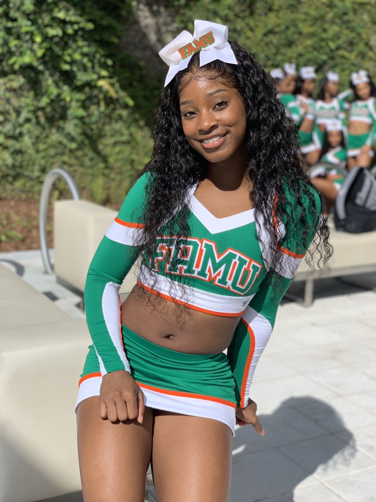 LanesePretty1's tweet image. You ain’t ready 😍💚 #famucheer
