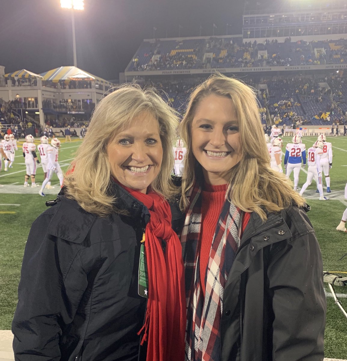 pamjharris's tweet photo. Great running into SMU grads and hearing how successful they are!! Great seeing you Meghan Klein!!❤️ #smu ⁦@SMUTV⁩ ⁦@SMU_Football⁩ https://t.co/YGjzSGDoBR
