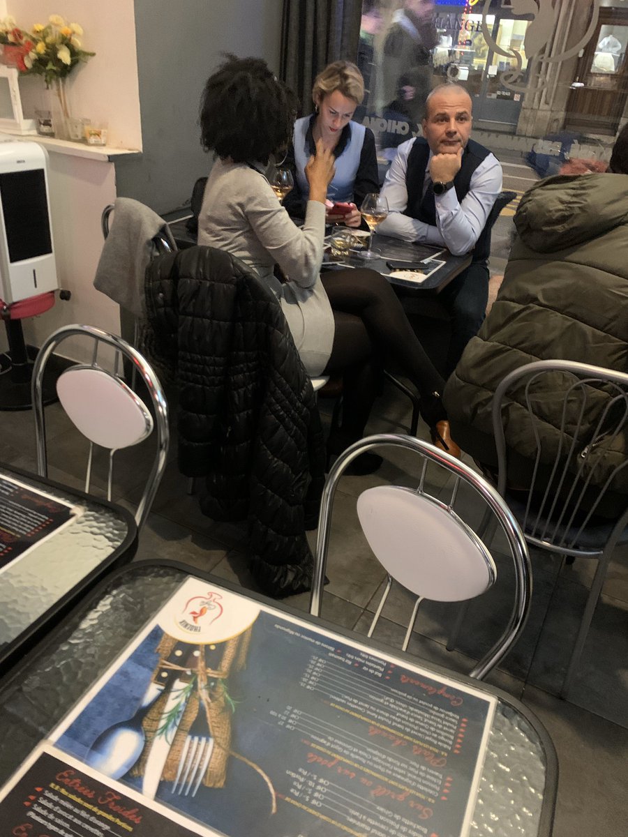LEFHOENIX's tweet image. Au 11 rue des Pâquis à Genève, une merveille africaine fait ravage, le Fhoenix Café, un bouillon de culture et de cuisine afrocaribéenne unique... avec aux commandes Maître Niang Fiang..