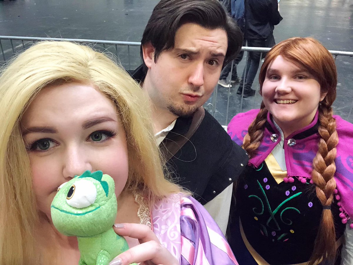 IronWhovian's tweet image. It’s already been a week since we had the #Frangled gang together and I miss it so much!

Featuring:
Myself as #FlynnRider/#EugeneFitzherbert
@McKeeks as #Rapunzel
@TheeCoolestGirl as #PrincessAnna

#Tangled
#TangledTheSeries
#RapunzelsTangledAdventure
#Frozen
#Frozen2