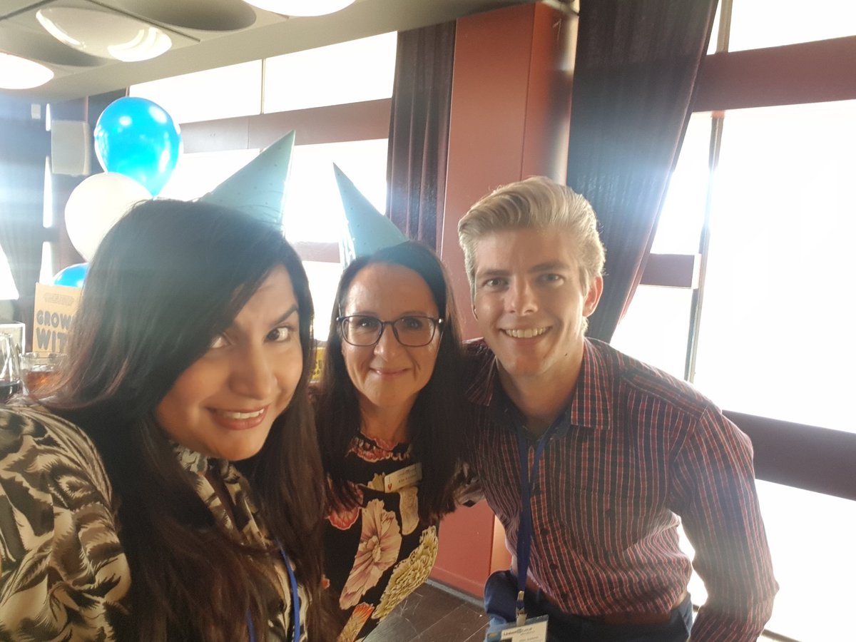 DrT_AI's tweet photo. Happy 2nd Birthday @linkedinlocal #canberra 🎉🎁🎈🎂 

This year we #Donated 22,090 meals to @OzHarvestACT while facilitating #canberra #professionals to develop meaningful #collabs &amp; #relationships in the #community 

I'm honouured to be a part of @LinkedIn Local #CBR team https://t.co/jj57wXbUPp