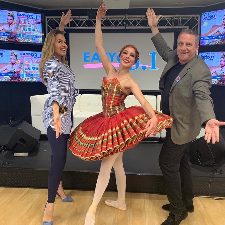 JeffMartinMedia's tweet photo. Delightful afternoon with @easy931 listeners @giselleandres and ballerina #LanaPopova from the @MoscowBallet #GreatRussianNutcracker at the @FillmoreMB Dec. 31. https://t.co/lqy60igSxp