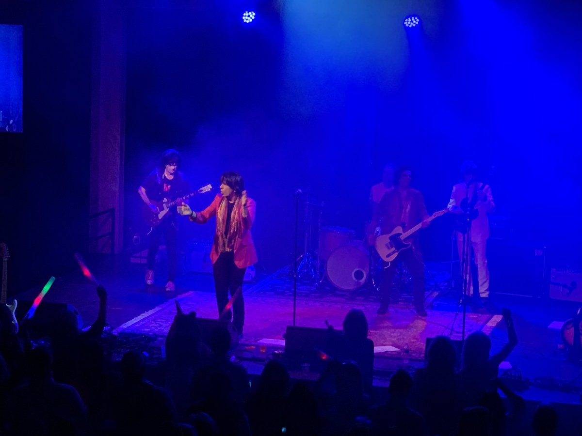 dianneauger's tweet photo. ⁦@StVincentsMC⁩ ⁦@StVincentsSWIM⁩ Satisfaction on stage at A Night of Music https://t.co/czsR5tZOfC