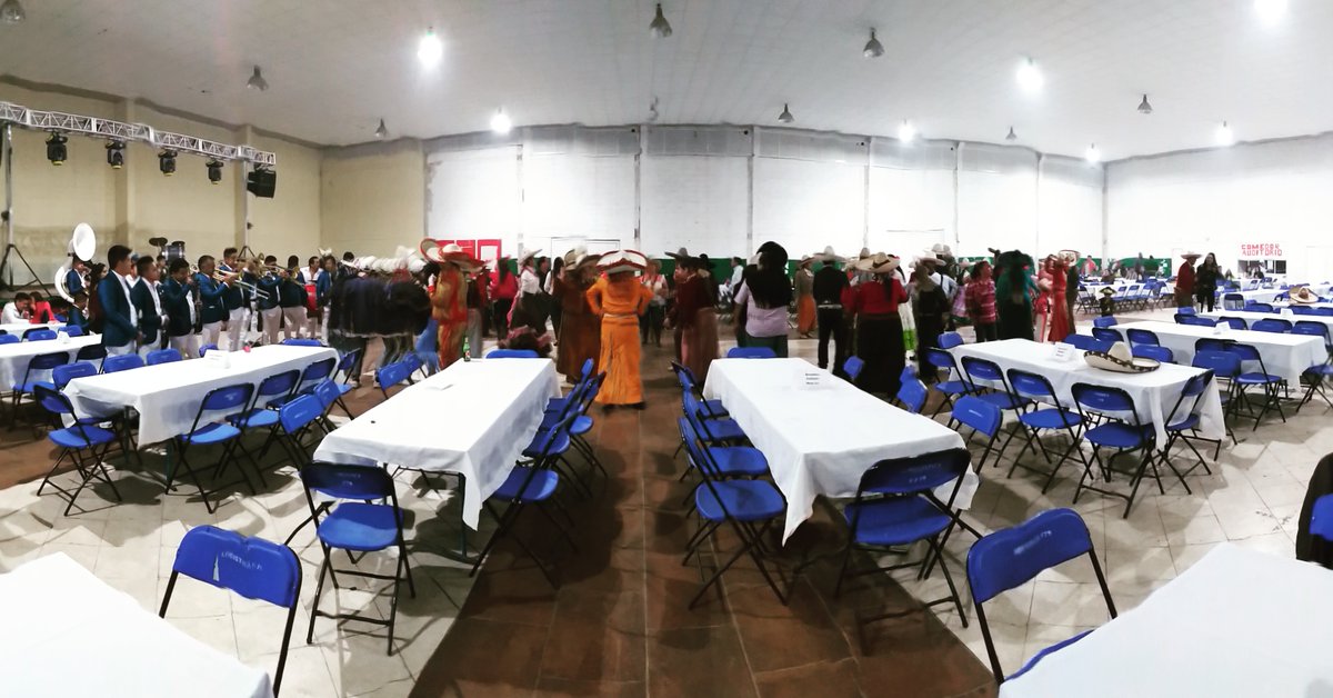 OrquestaApizaco's tweet photo. Muchas gracias a  los integrantes de la comparsa de los #Charros_Nuevos_Cantarranas a su Carnaval_2020 en #Los_Reyes_La_Paz.
A bailar un #Rico_Danzon  desde #mi_lindo_apizaco con sus amigos de la #OrquestaModernaDeApizacoDelMtroFidencioMelendez https://t.co/CQeM04tJ9H