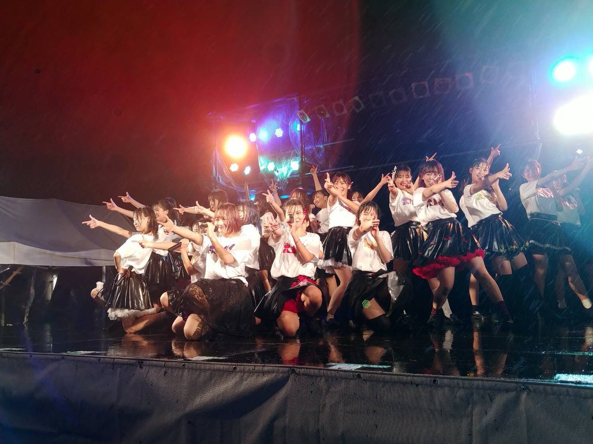 misstodai201802's tweet photo. 昨日東大娘。’19のラストステージに来てくださった方々、雨の中本当にありがとうございました😂
駒場祭最終日の本日は、13:00〜13:40にグラフェスにて東大CHOCO=CROWのラストステージがあります💐
これが、私の人生最後のアイドルコピーダンスのステージとなります。
皆さん、絶対来てくださいね❣️🥰 https://t.co/qHcDqZtVH6