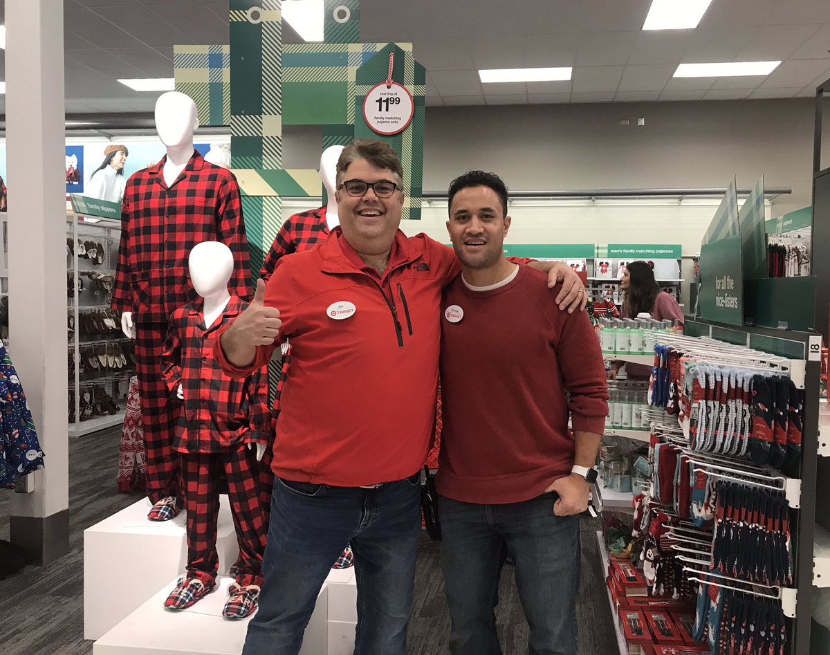 Grateful having our R100 SVP @ContrucciJoe in our South Jordan, Utah Target today!  #WeAreTarget #WorkSomewhereYouLove #TargetJoy #ReadyToDominateQ4  <a href="/OneEyedLance/">Lance Leithead</a> <a href="/4everettMark/">Mark.Everett</a>