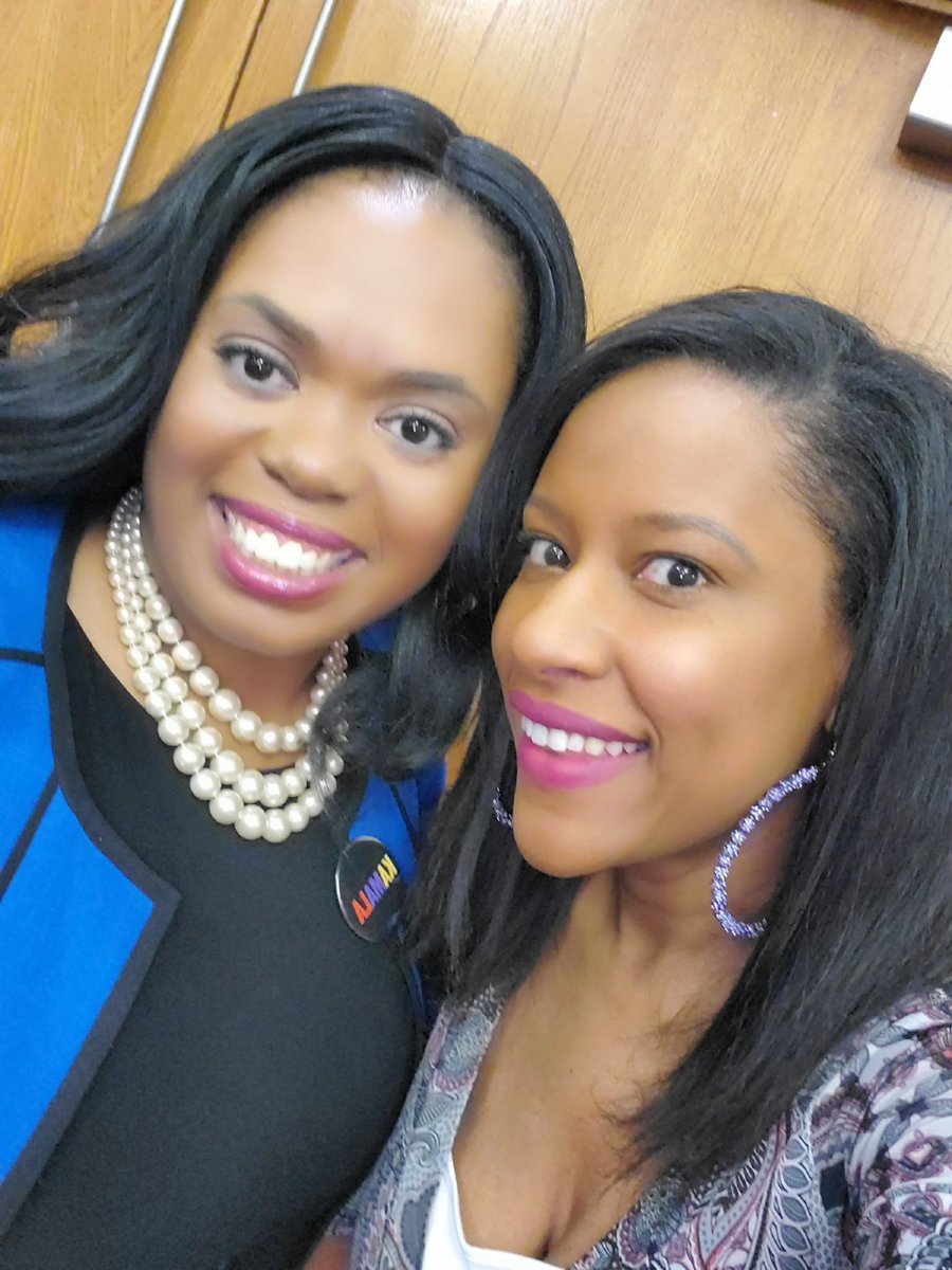 timiciagrant's tweet photo. So guess who I ran into at Kamala's Black Women Town Hall? @blackwomenviews ! I was so excited to see my girl and have her be part of this momentous moment for black women. This night has been amazing! So filled with gratitude to be a part of this amazing campaign! #KamalaforSC https://t.co/UuHdUYnStO