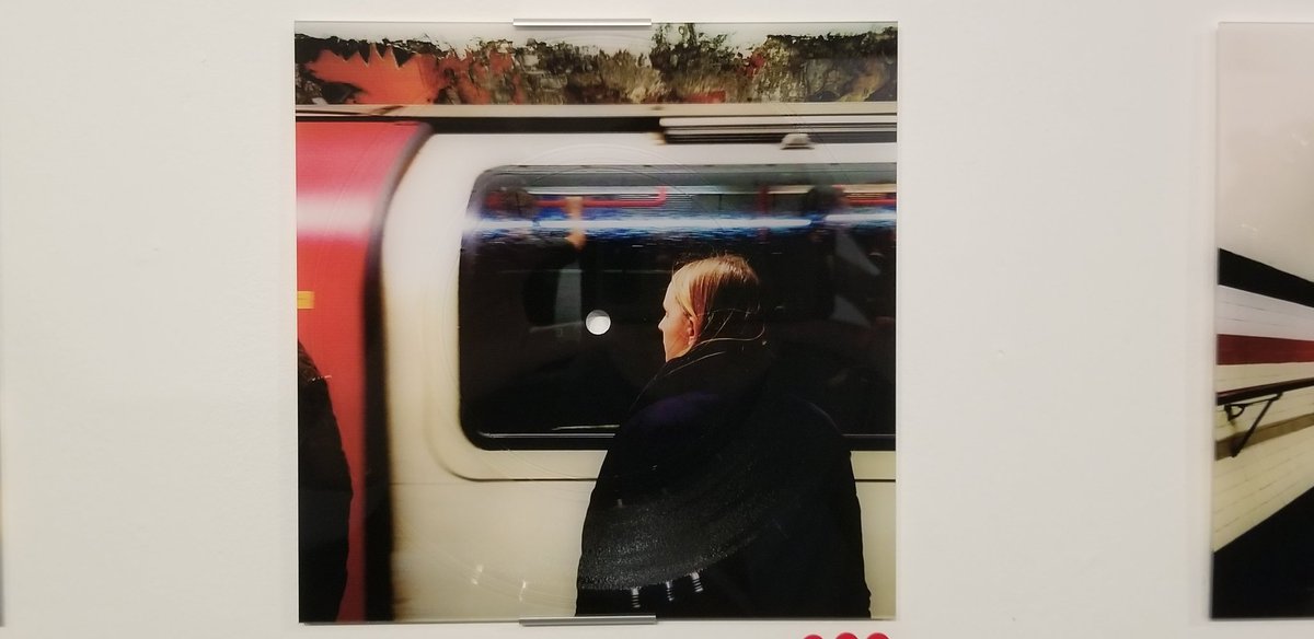 kt_3waystandoff's tweet image. 誘われて行ってみた。行ってよかった。「もともと温めていたアイデアなんですか？」「このギャラリーで個展を開こうと思ったときに浮かんだんです。」作品のコンセプトは1枚目の画像にあるとおり。素晴らしいアイデア。黒瀧さん、丁寧な説明をありがとう。#WISHLESS #サカナクション #NF #黒瀧節也