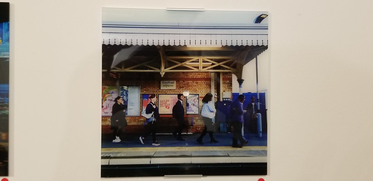 kt_3waystandoff's tweet image. 誘われて行ってみた。行ってよかった。「もともと温めていたアイデアなんですか？」「このギャラリーで個展を開こうと思ったときに浮かんだんです。」作品のコンセプトは1枚目の画像にあるとおり。素晴らしいアイデア。黒瀧さん、丁寧な説明をありがとう。#WISHLESS #サカナクション #NF #黒瀧節也