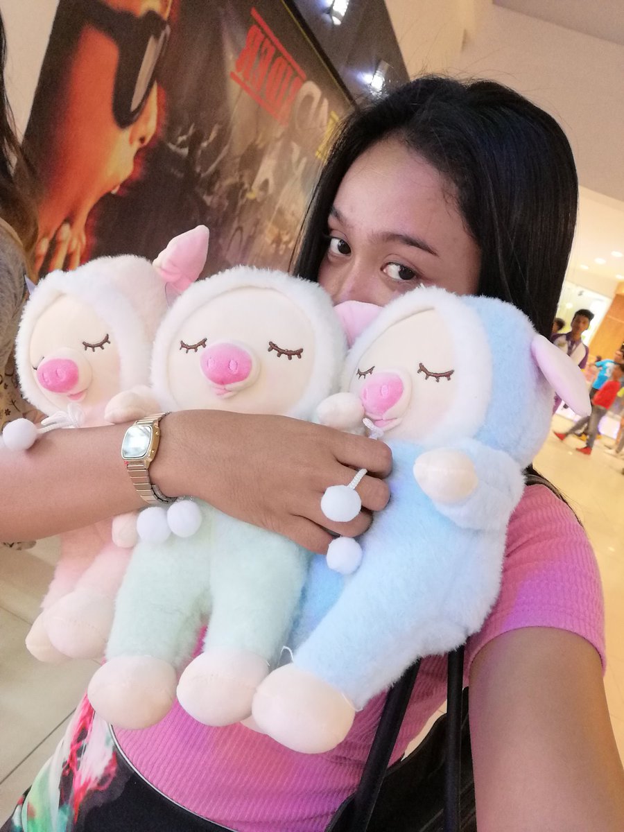 RehynaR's tweet photo. Spoiled ☺️ HAHAHAHA https://t.co/YAnnTliWAu