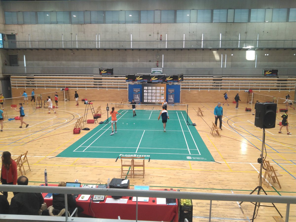Badgredos's tweet photo. Celia Ibáñez y Álvaro Ortiz @GSDcdeportivo se meten en la semifinal del DX Sub19 Máster Nacional Estella #BadmintonGSD https://t.co/dV0MFc0iTS