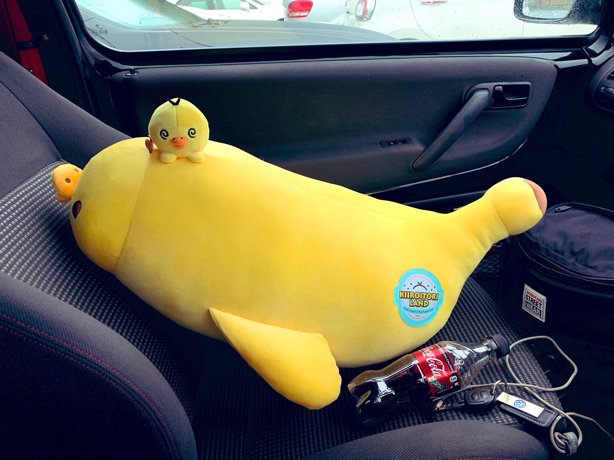 𝕙𝕒𝕘𝕘𝕪 ᴼᴷᴺᵂ Twitterissa 完全に怪しい車 ギャルソンのステッカーとか貼ってあるdqn御用達タイプのお馬car 爆 そういう趣味は断じてない笑 マンションの前で下ろそうと思って一旦後部座席積んでそのまま忘れて出発 友部で気付く それにしてもデカ 𝕙𝕒𝕘𝕘𝕪 ᴼᴷᴺᵂ Twitterissa 完全に怪しい車 ギャルソンのステッカーとか貼ってあるdqn御用達タイプのお馬car 爆 そういう趣味は断じてない笑 マンションの前で下ろそうと思って一旦後部座席積んでそのまま忘れて出発 友部で気付く それにしてもデカ