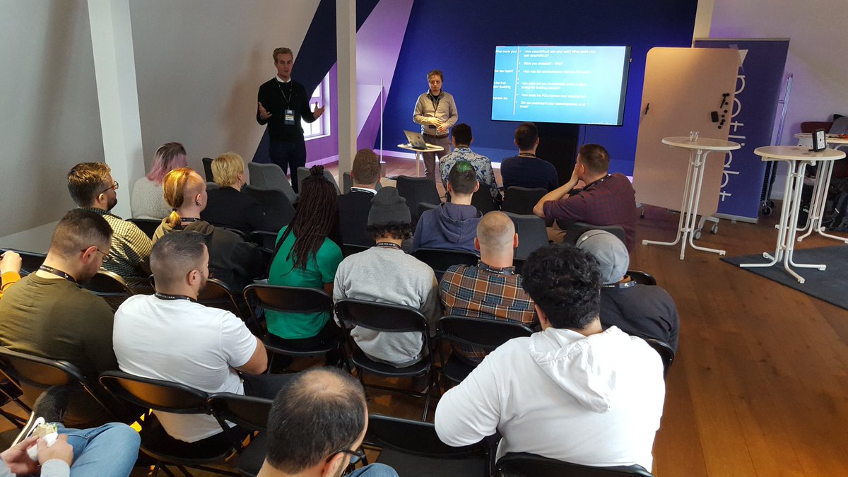 informatikradar's tweet image. Am Freitag konnten mehr als 50 junge #Informatik-Begeisterte bei unserem @devcampIT bei @netlight  #Hamburg in Workshops und Sessions einen Blick in die #IT-Praxis werfen. 👏 auch an die weiteren Partner @DeloitteDigi_DE @wps_de &amp;amp; @PPIAG! Am 6.12. geht&apos;s weiter in #Berlin!