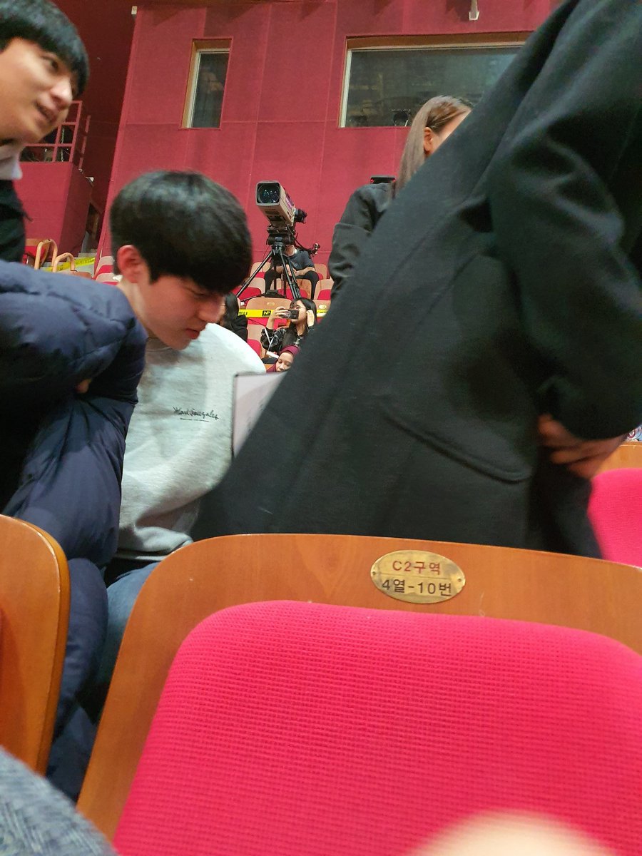 130mood__crispy's tweet photo. DAY6 AT SKZ CONCERT TODAY 😍😍😍😍😍🤗 https://t.co/CwiKOplS7u