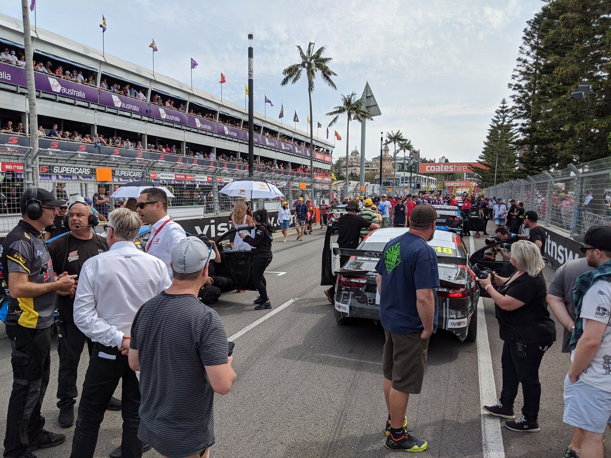 supergrover4's tweet photo. Super 2 grid walk #SpewyNewy #backsidetrackside #CarsGoFast #VASC https://t.co/H6mFlGjvHs