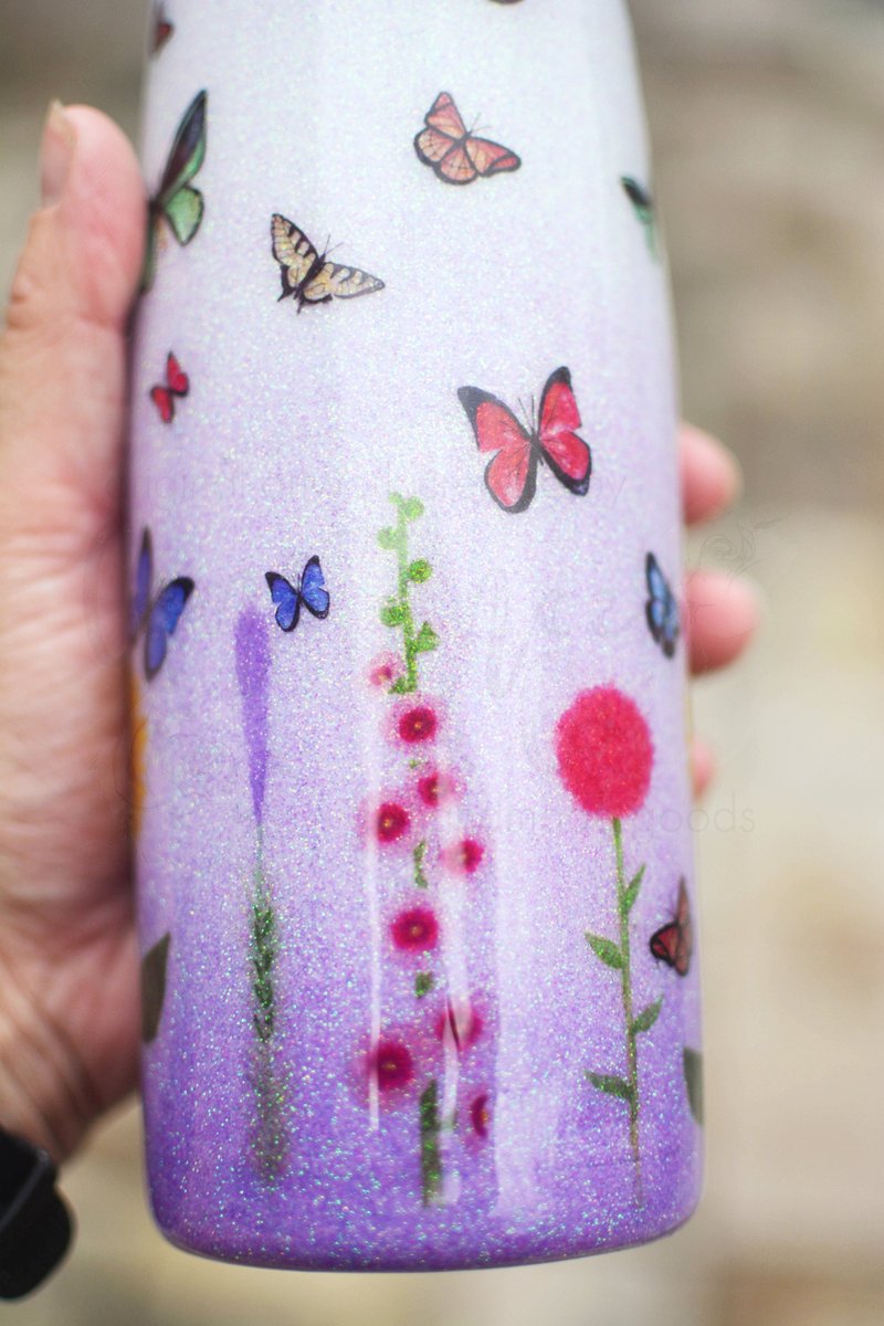 Have someone in your life that LOVES Butterflies? Gift them something practical that they can carry with them! #handmade #handpainted #paint #gift #metamorphosis #butterfly @esty #etsy #waterbottle #contigo #stainlesssteel #friendgift #bestfriendgift #butterflygift