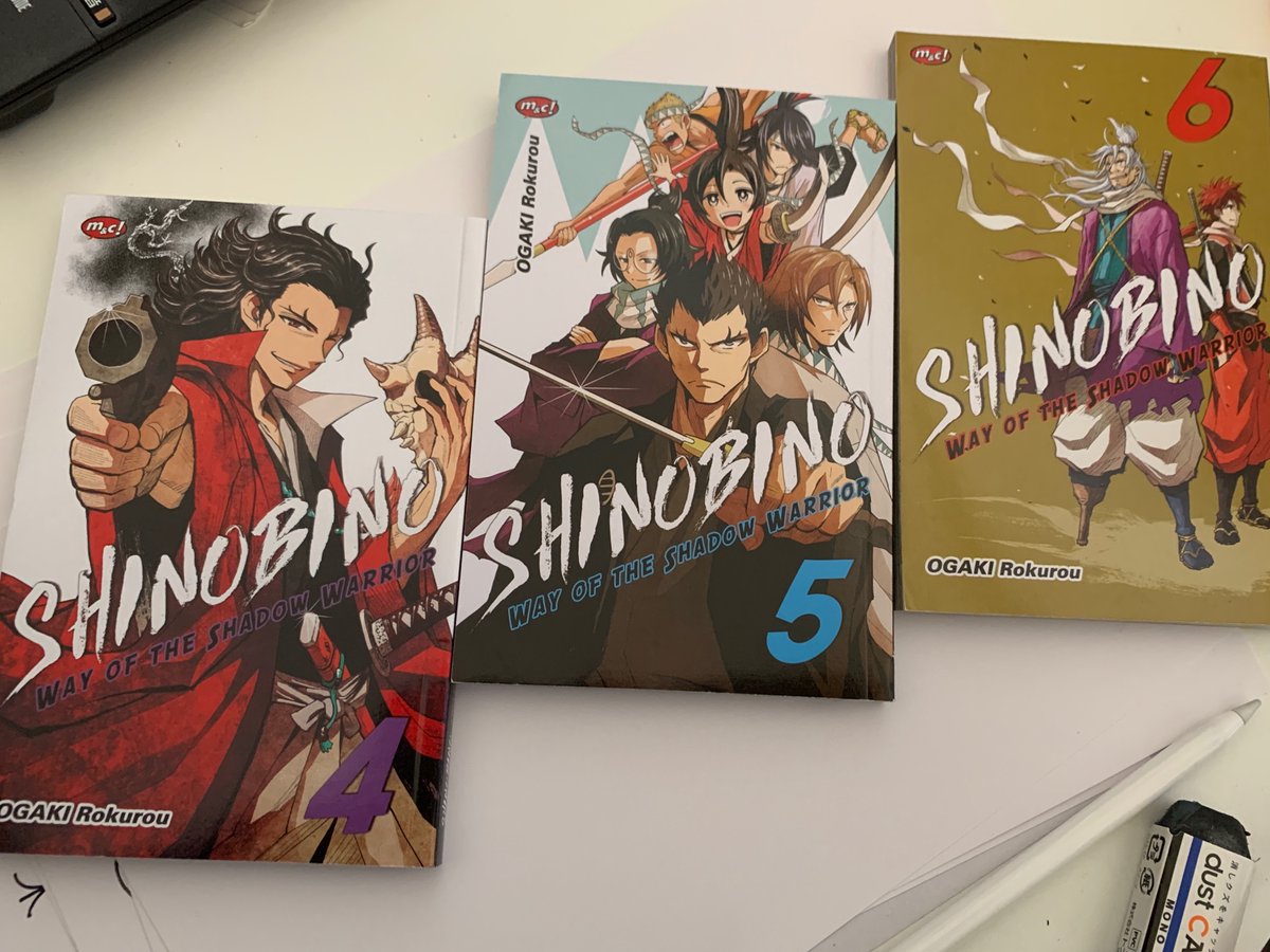 シノビノのインドネシア版4〜6巻の献本いただきました。インドネシアの皆様にも忍びジジイの活躍を楽しんでいただけてたら嬉しいな。シノビノは4巻から「龍馬編」ですがシノビノの龍馬はヤバい奴なので坂本龍馬の事をあまり知らないインドネシアの方が読んだらヤバい奴イメージ強くなっちゃうかな…?