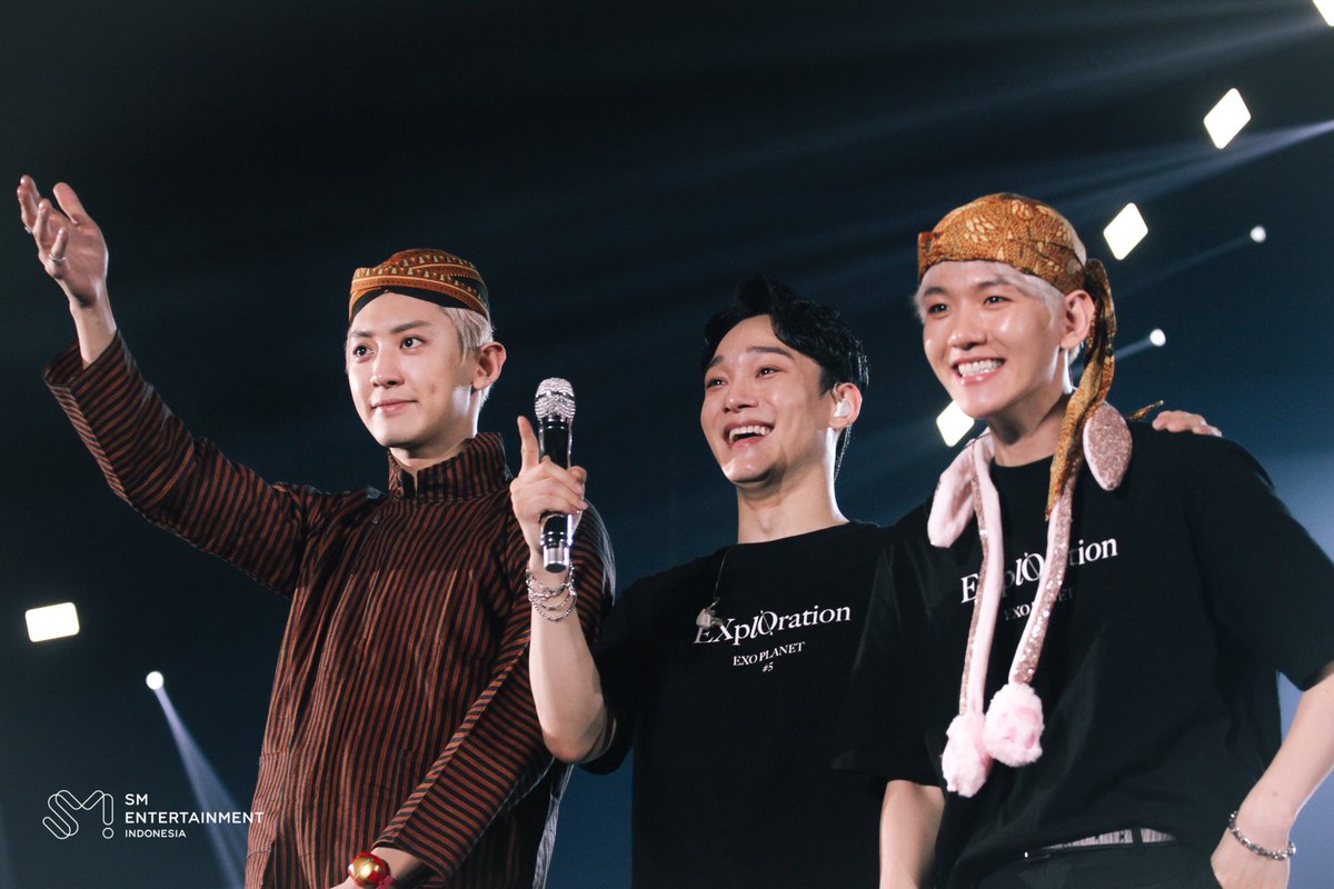 SMTOWN_Idn's tweet photo. Banyak banget keseruan saat EXplOration kemarin! Yuk, share foto-foto kamu saat nonton konser EXO! Jangan lupa tag @smtown_idn yaaa💕

#EXplOrationinJakarta #EXO @weareoneEXO https://t.co/mdQVtG0HON