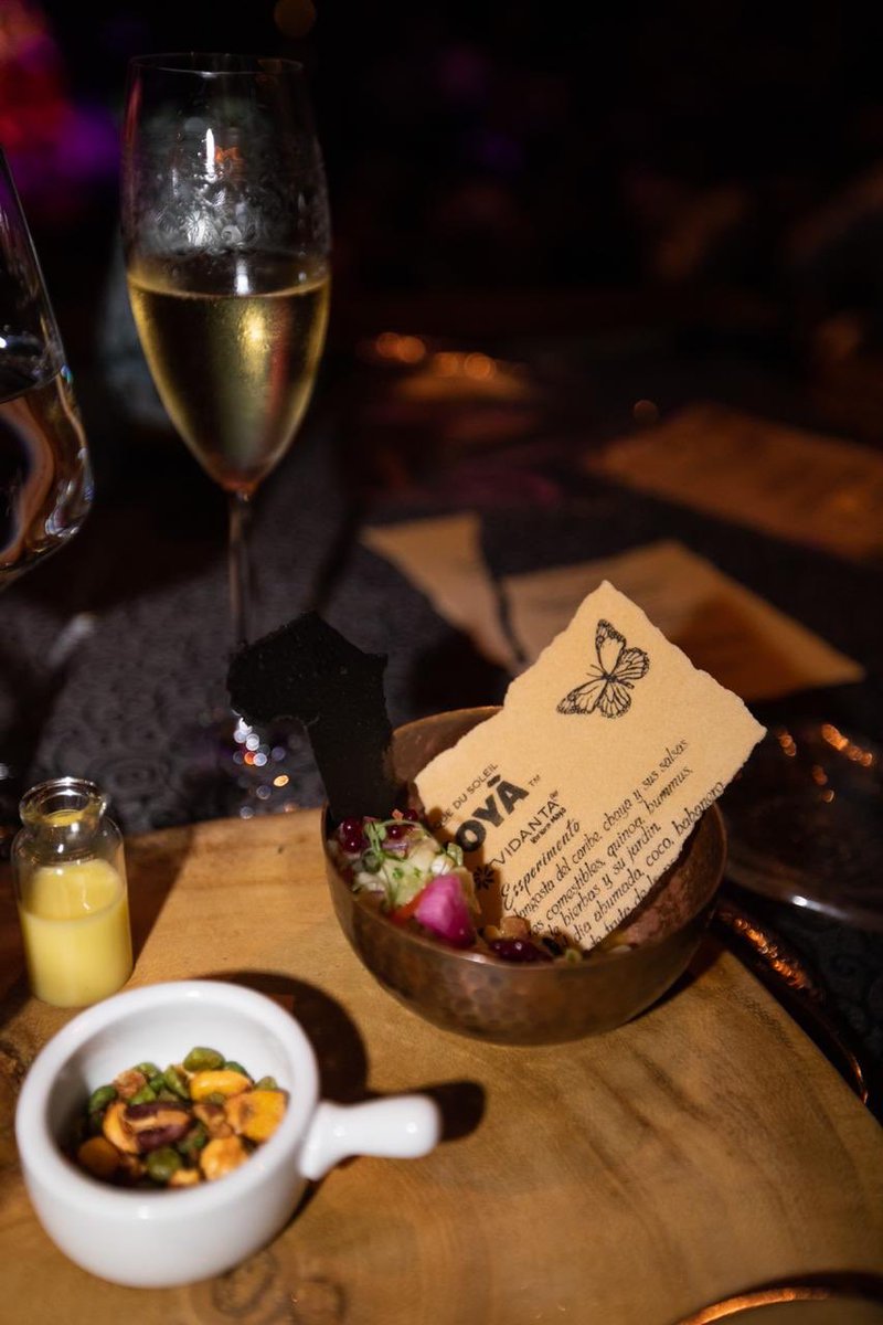 What a wonderful celebration! This is how we kicked off our 5th anniversary of Cirque du Soleil JOYÀ at Vidanta Riviera Maya. Share your celebration pics with #JOYAMexico