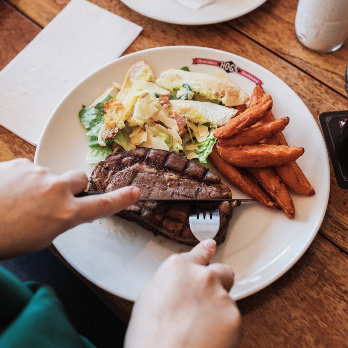 HogsBreath's tweet image. If Prime Rib was a day, which would it be? Us: Everyday! 😉