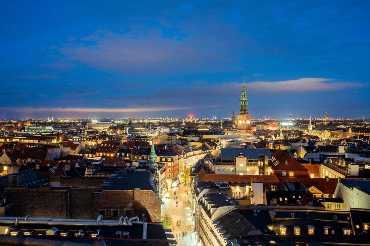 تويتر 駐日デンマーク大使館 على تويتر コペンハーゲンのラウンド タワーからの夜景 オーレスン橋の向こうには対岸のスウェーデンも見えます Photo Simeon Baker Amp Copenhagen Media Center T Co Pbvmxiieiv