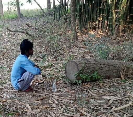 sitamarhimedia's tweet photo. कौन कहता है बिहार में शराब बंदी हैं। शराब बंदी की पोल खोलती यह रिपोर्ट देखिए @NitishKumar @IPSGupteshwar
@animeshamrit @Dikshapandey22
@diksha_www @Bhart_09 @DevelopingBihar #शराबबंदी
https://t.co/jydcqKcNy7 https://t.co/gxfSQ1MkW1