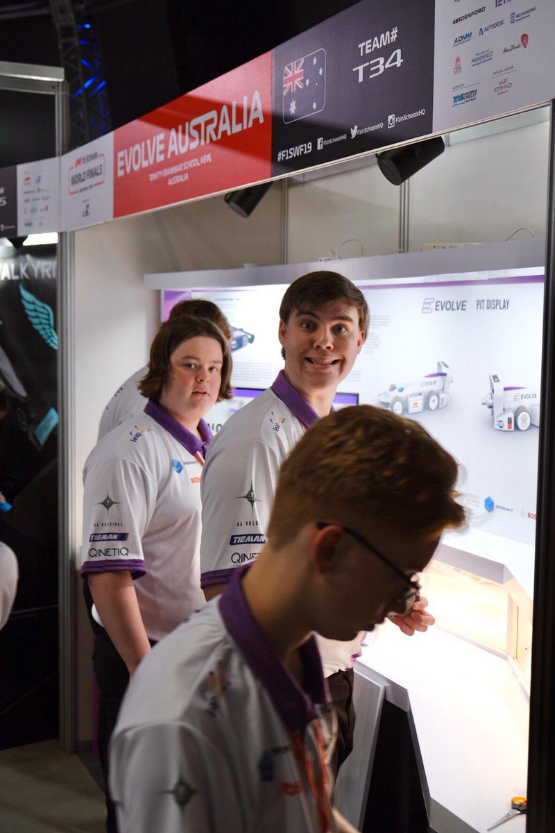 evolvetgs's tweet image. When you realise there’s 5 seconds left😬. #f1swf19moments #f1swf19