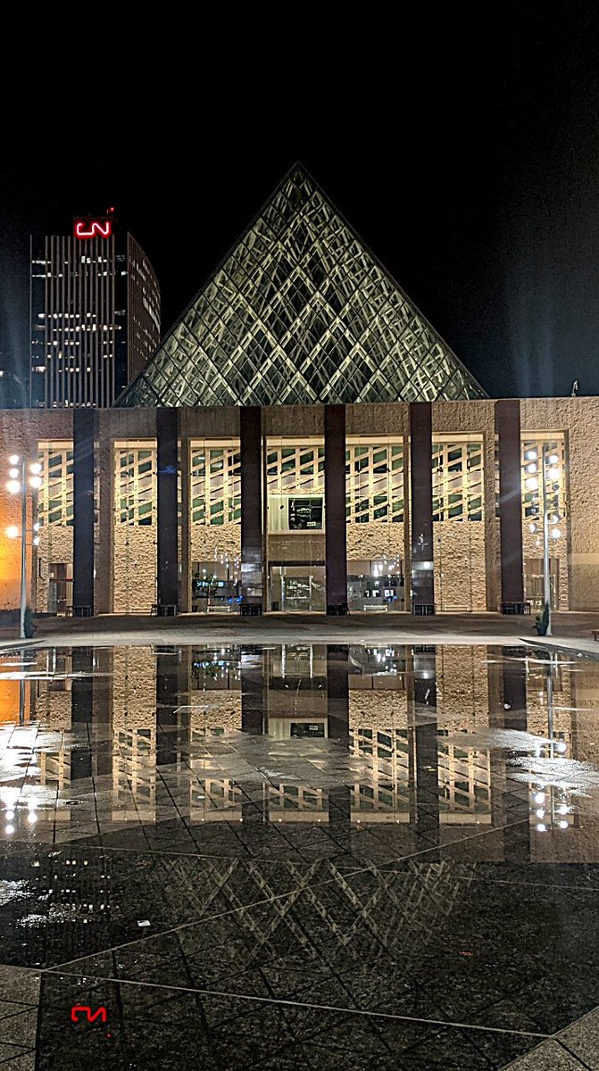 Lichita0115's tweet photo. Some nights in our beautiful Edmonton!
#lightup #christmasinnovember #christmasiscoming #christmastree #christmas #holiday #holidayseason #Edmonton #edmlifestyle #yeg #yegphotography #churchillsquare #cityhall #aga #photooftheday #photography #streetphotography #lisethsierra https://t.co/MTs4S1FQBI