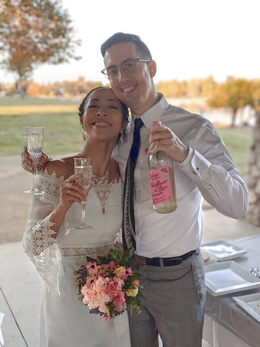 💍Our adorable wedding ceremony at the courthouse!❤️ I'm the lucky one, you guys. Seriously. Maki is the greatest thing to happen to me. I can't even take credit for finder her; SHE found ME. More pics from the post-wedding BBQ coming soon!
#wedding #justmarried #BBQ #barbeque