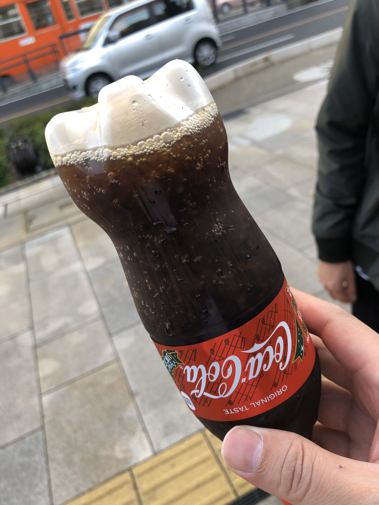 やす 愛媛にアイスコールドコカコーラがあったので 初体験 4 の過冷却コーラ T Co 4wfeqhxun6 Twitter