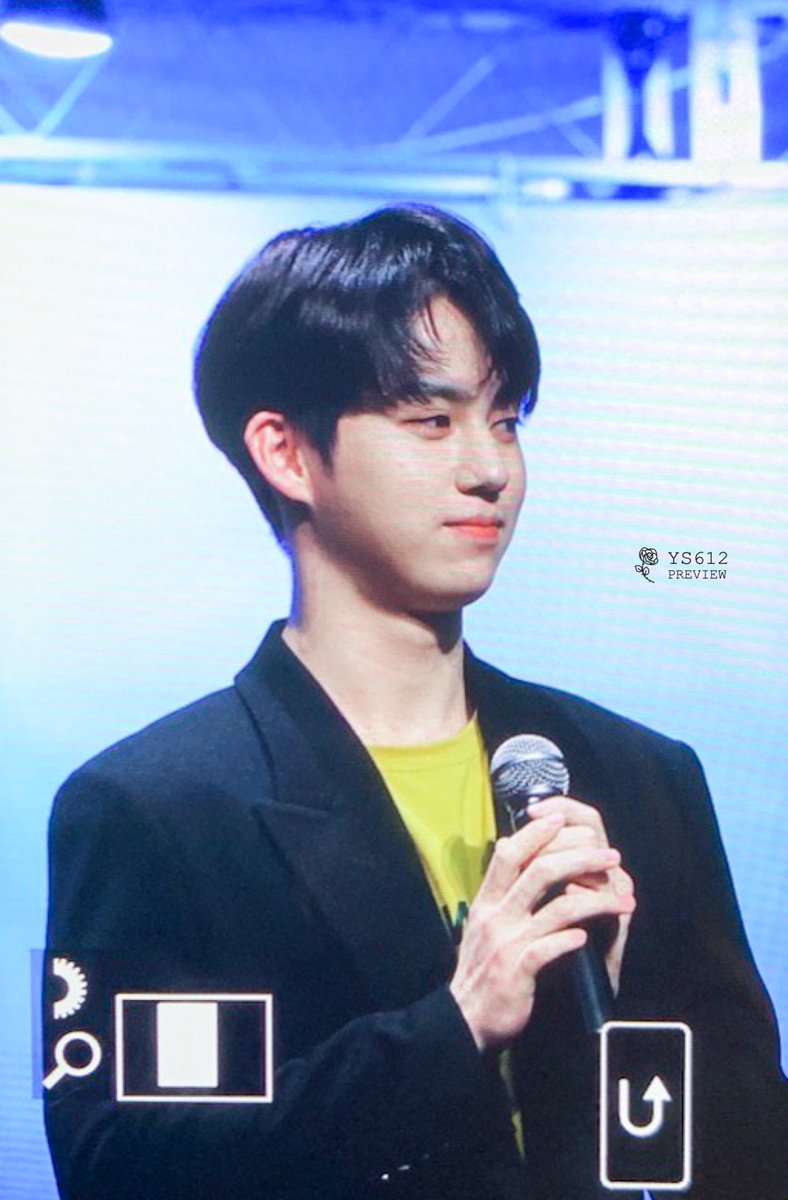 YS612_YS's tweet photo. 191124 디떱 팬싸 

@Woollim_rookie #DWMU
#울림 #황윤성 #HWANGYUNSEONG https://t.co/xYw2pjtbbF