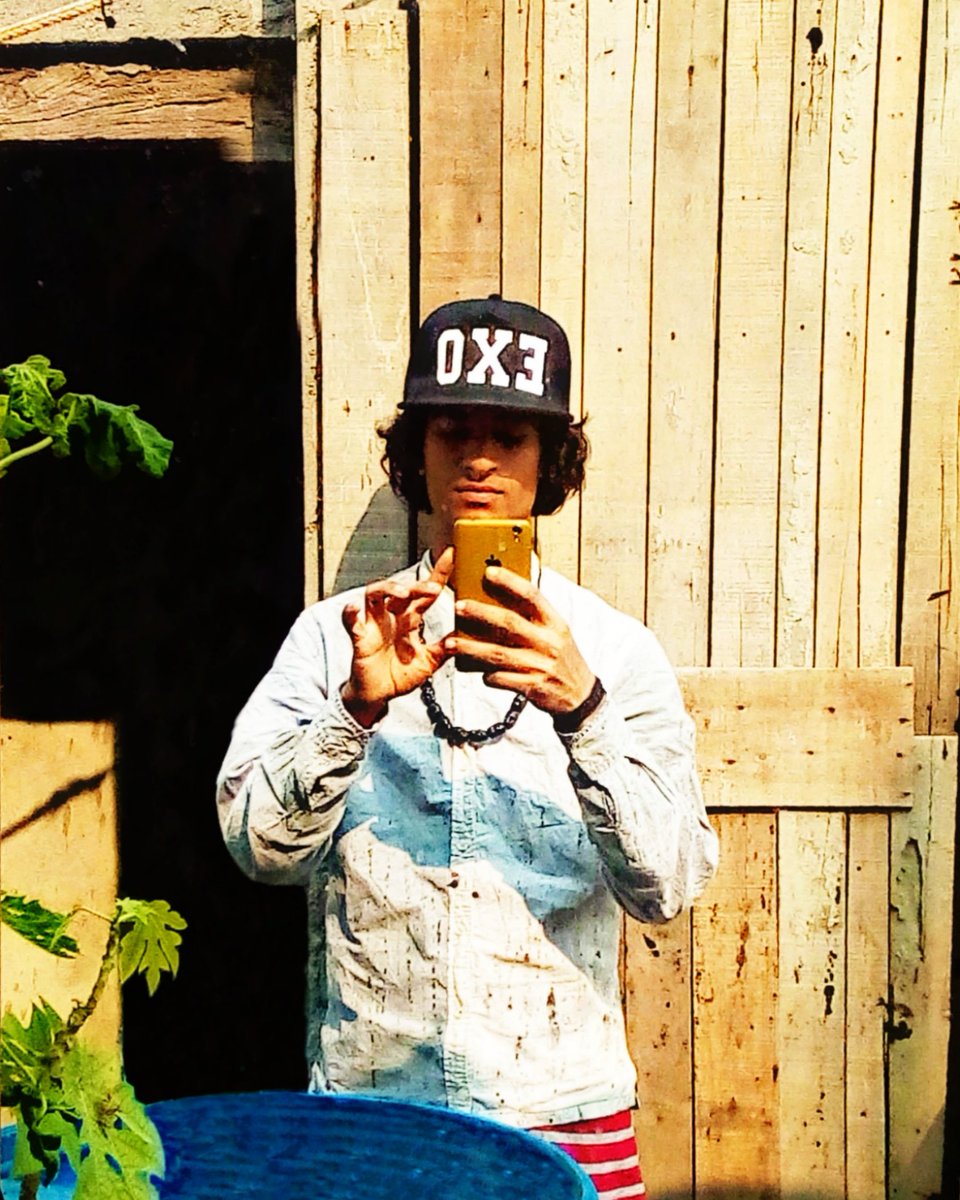 thedennystac's tweet image. Mirror picture