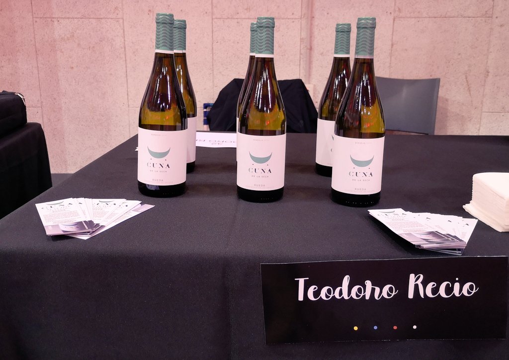 bodegasteodoro's tweet photo. Gran noche en #Cupuladelmilenio celebrando el 2 Aniversario de @jovenes_vino con #CunadeLaSeca. Enhorabuena!! https://t.co/9bNOe9cOoD