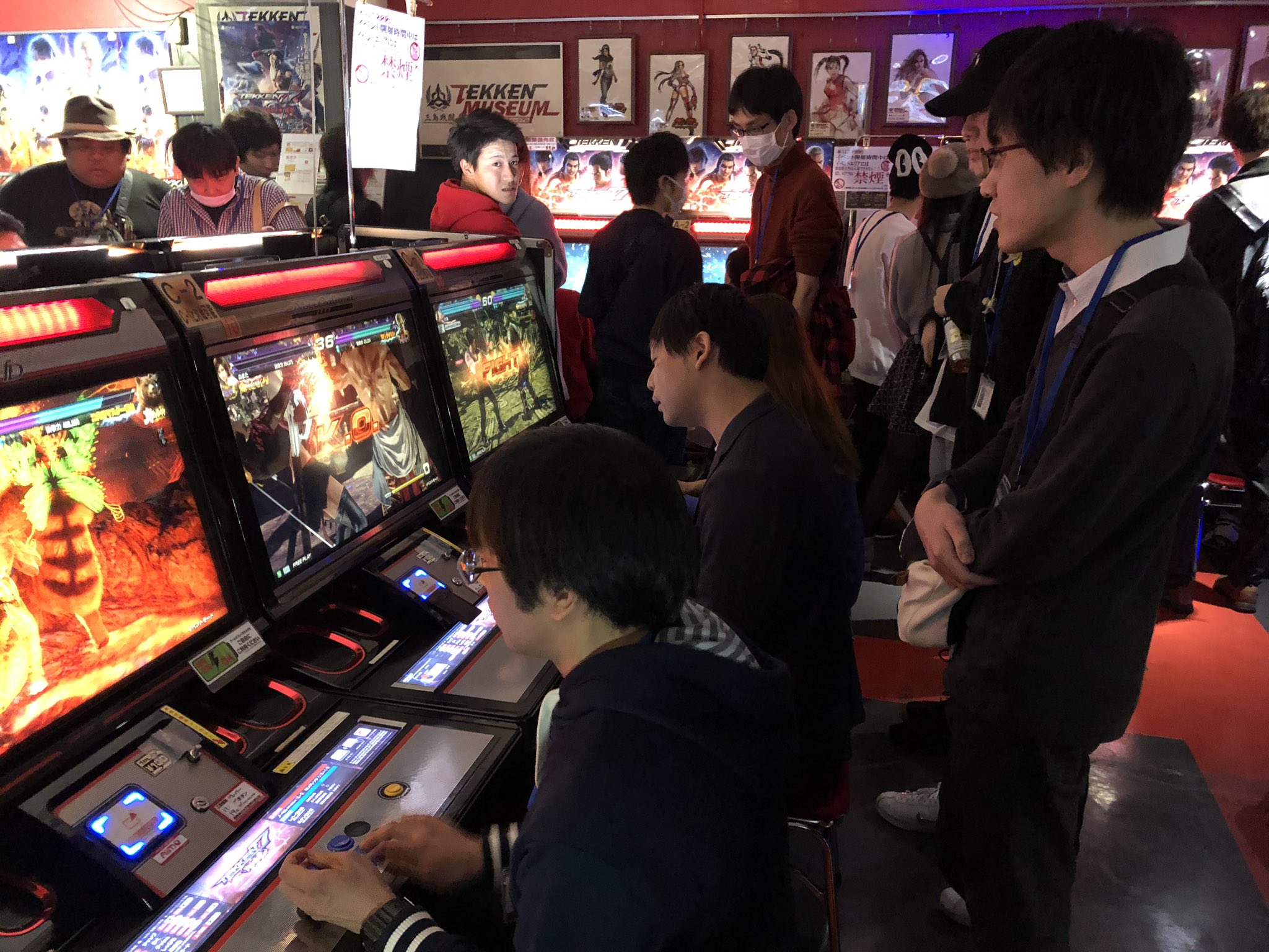 公式 鉄拳７ 鉄拳プロジェクト 鉄拳7fr R2 Nexus ランダム3on3大会が進行中 トーナメント T Co Fwzlxue7fi チームメイトや対戦相手とのプレイヤーカード交換も行われてます T Co 2josovkadv Twitter