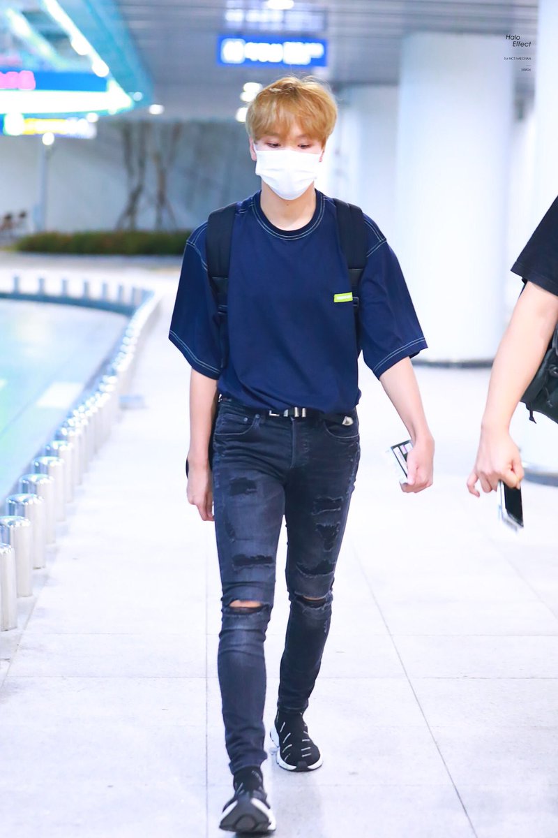 Aside from haechan ‘s legs, we should appreciate all these looks. First 3 looks were so casual and simple yet haechan looks absolutely handsome.