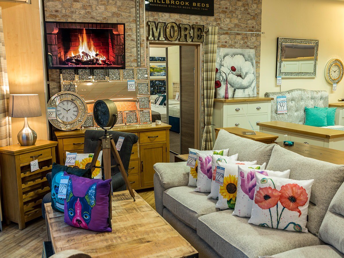 CDdesignsUK's tweet photo. ๐EXCITING NEWS ๐
Pleased to be collaborating with the brilliant at Furniture City in #Halifax with my limited edition #vegansuede cushions ๐๐๐ #collaboration #westyorkshire #supportlocal #supportlocalbusiness #designer #cushions #workingtogether #creative #veganproducts https://t.co/Gl9gKwRQXm