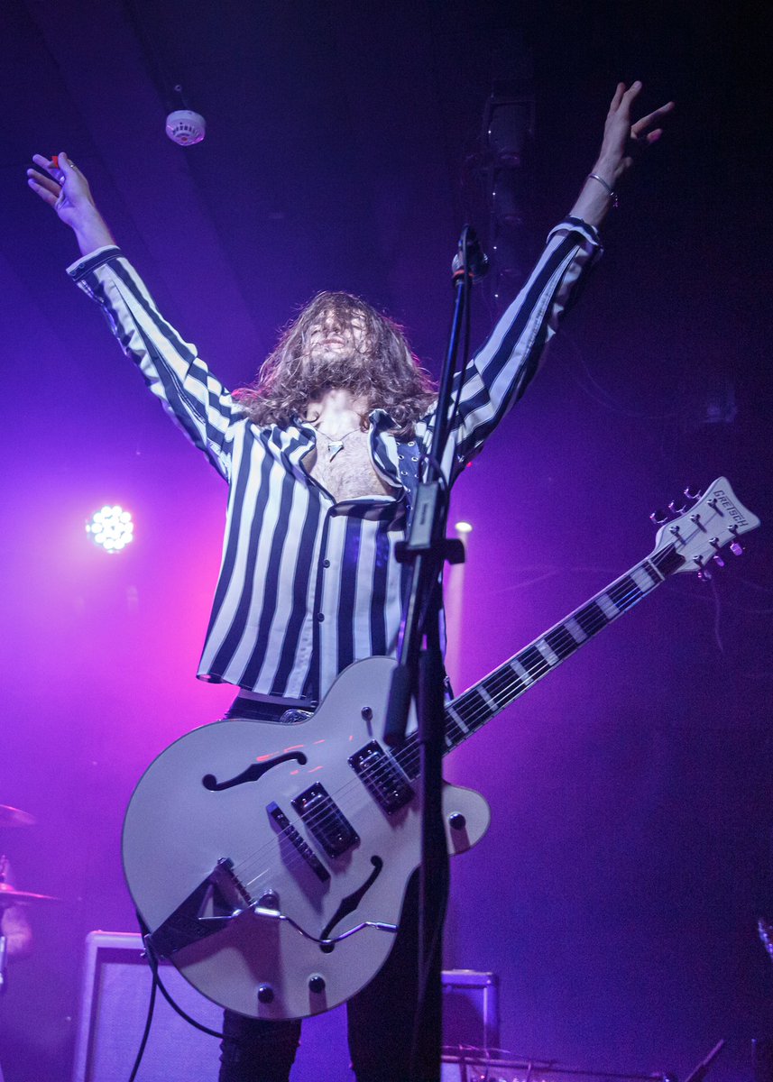 RAISE YOUR HANDS 🤘 @PistonMusic hit the road with the @Glenn_Hughes tomorrow! 

Piston are special guests at Music Hall Aberdeen (Nov 25), @IronworksVenue (Nov 26) and @Mbro_Townhall (Nov 28). Tix - bit.ly/2V1i1mY

📸: Simon J. Newbury. #Piston #GlennHughes @GretschUSA