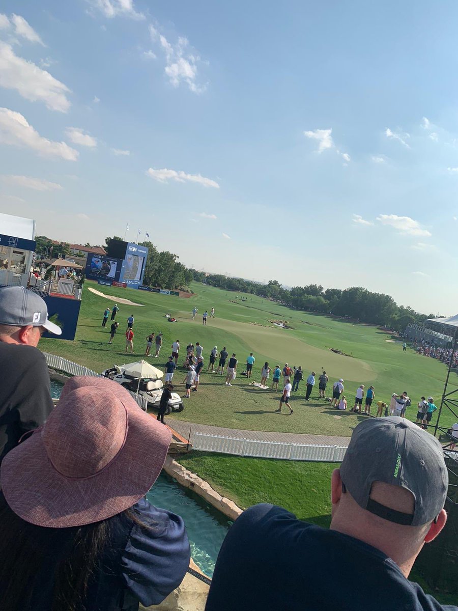 Paulmcveigh77's tweet photo. What a place to watch some golf on a Sunday afternoon!

Thanks again to @benedictriches 
@stuart_fee and the one and only @davidleadbetter!

Come on Rory!!

#dubaiworldtourchampionship https://t.co/T1VhV3WamC