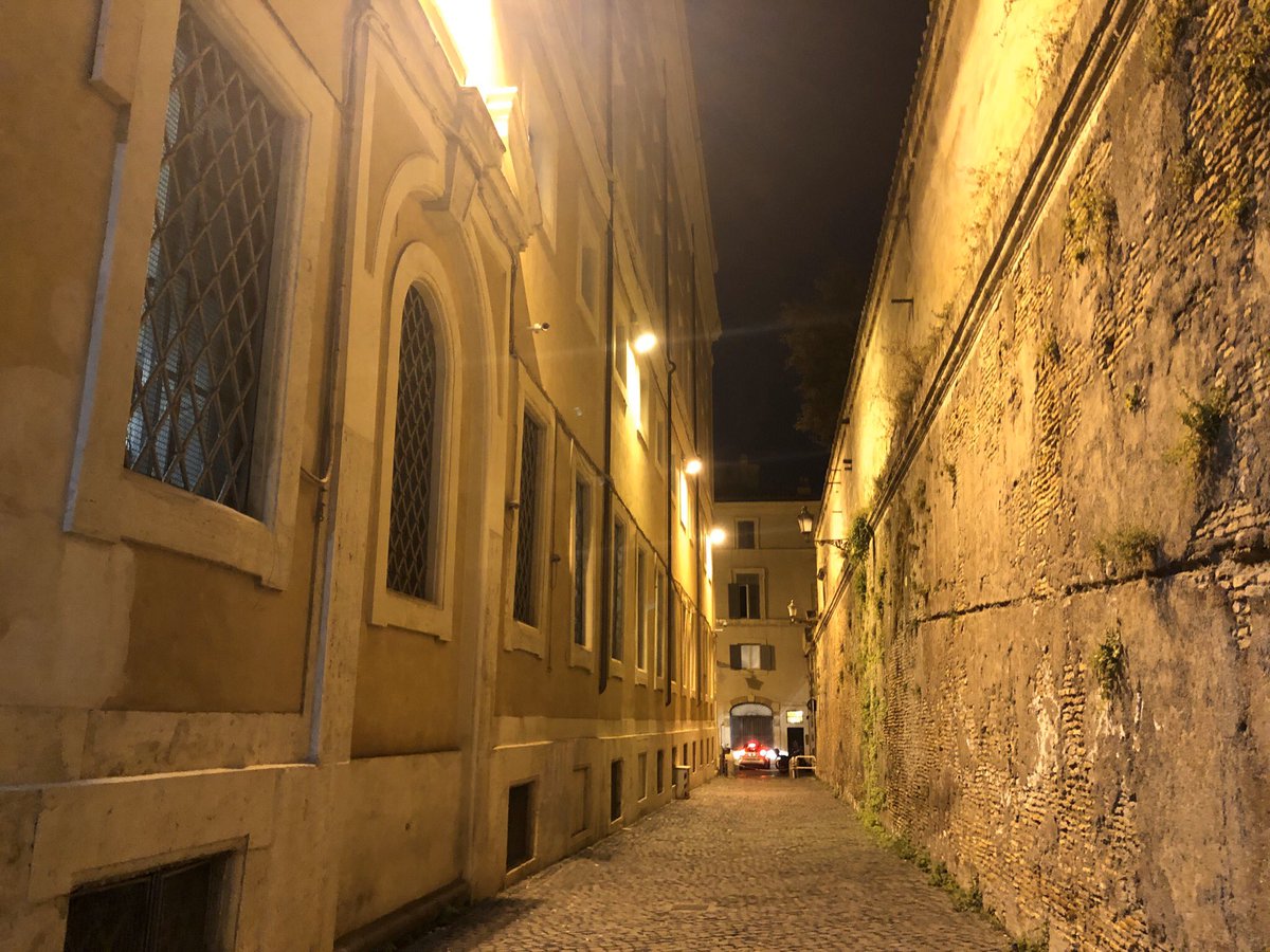 A barren alleyway I have encountered during my first night outing within Rome. At first, I thought this area was under an important supervision, since I did saw some police cars quite close to it earlier. But it turned out to be a normal quiet shortcut, which was very nice.