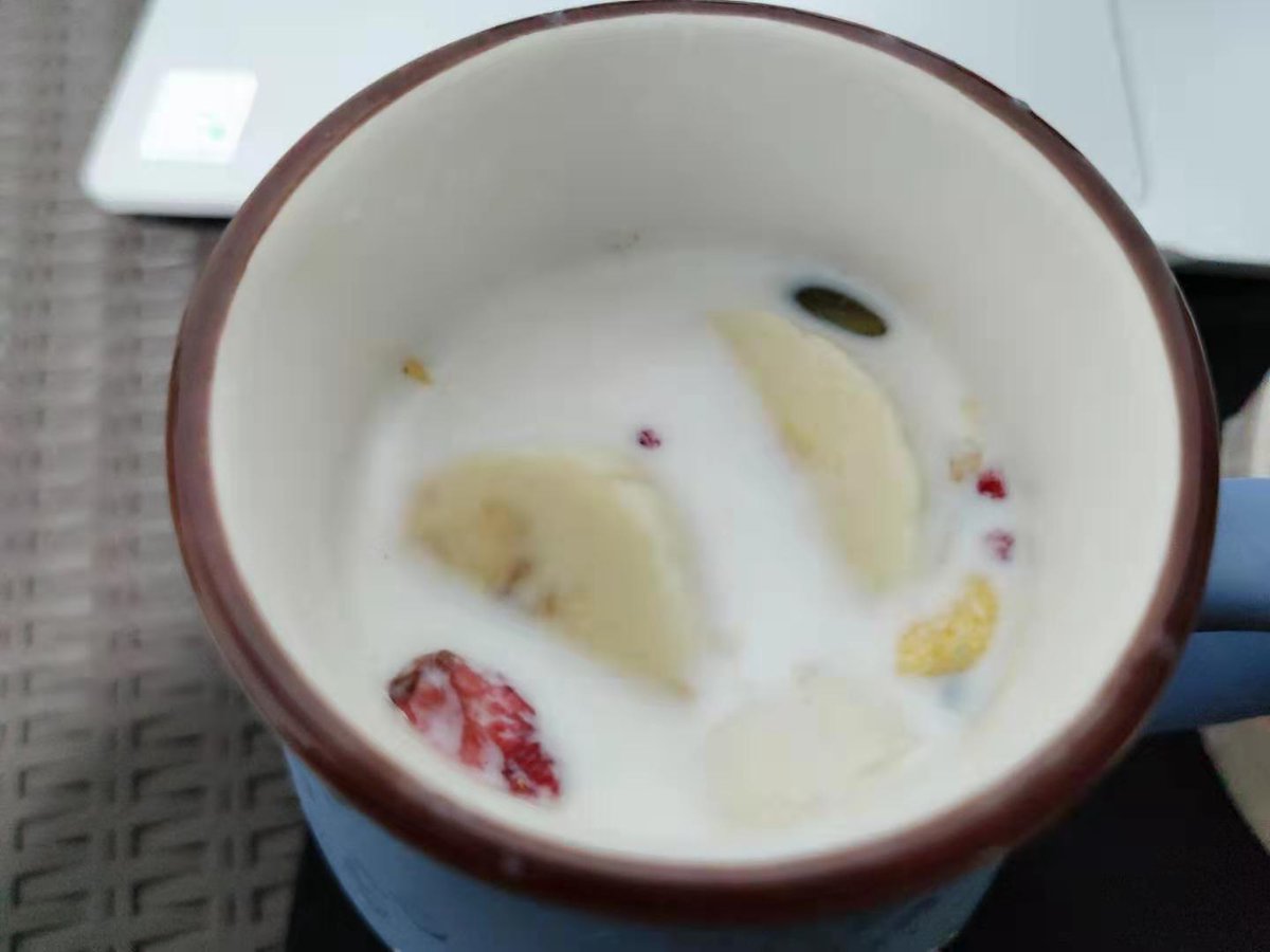 4eKASur3D5yO2cV's tweet photo. Homemade fruit breakfast milk https://t.co/S2i1HrA4QU