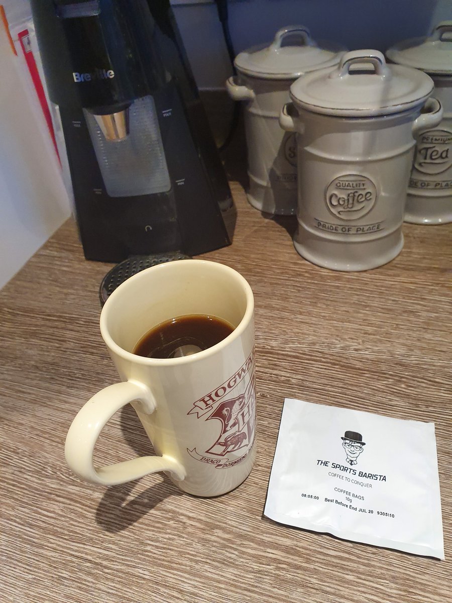 Streetoutlawrun's tweet photo. Used this as my sole fuel for my 14K LSR today and worked a treat. No heady feeling or dips, lovely and balanced for the whole run and now too. Thanks @sportsbarista for a great tasting coffee that really does do what it says #coffeeconvos #coffeelife #sportscoffee #runfuel https://t.co/KKhsX0cwbu